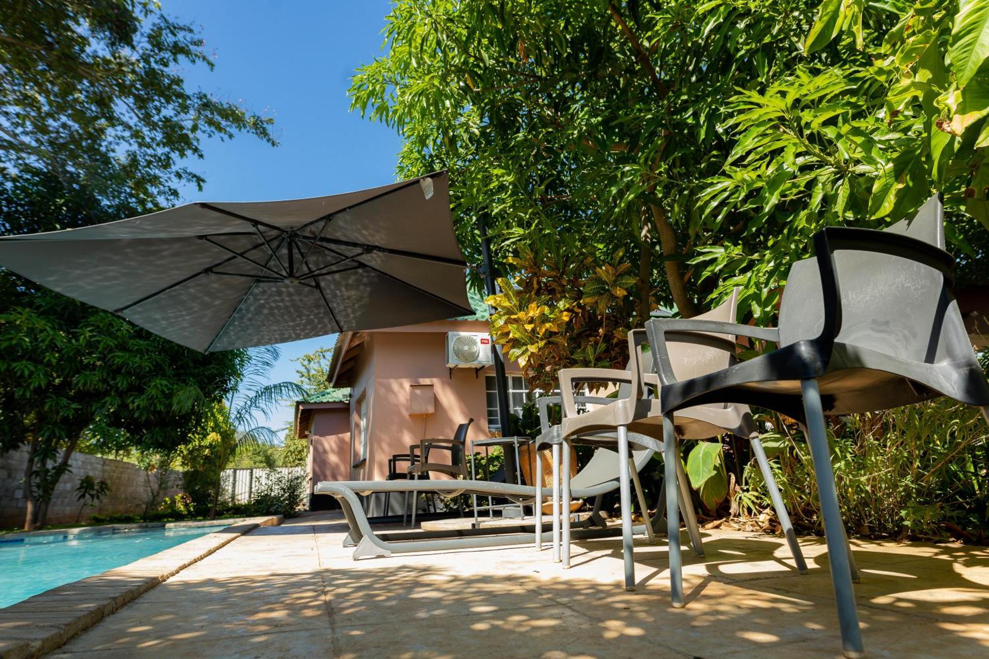Hungwe House Villa Виктория Фолс Екстериор снимка
